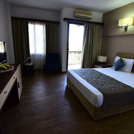 Club Simena Hotel Vasilia Luaran gambar