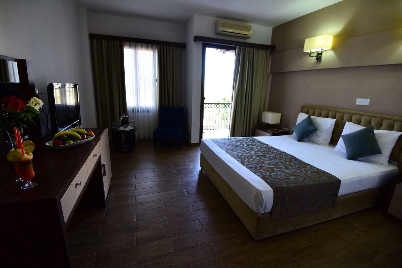 Club Simena Hotel Vasilia Luaran gambar
